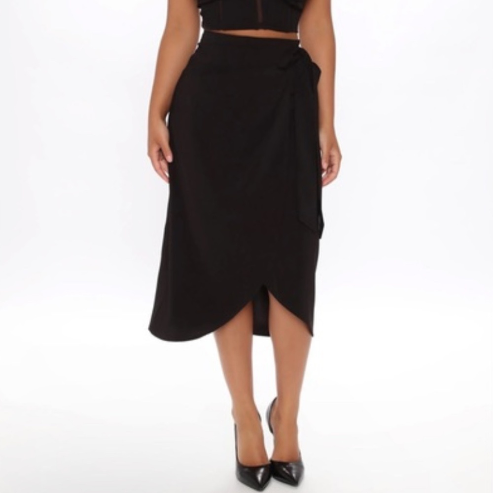 Black Wrap Midi Skirt | Small